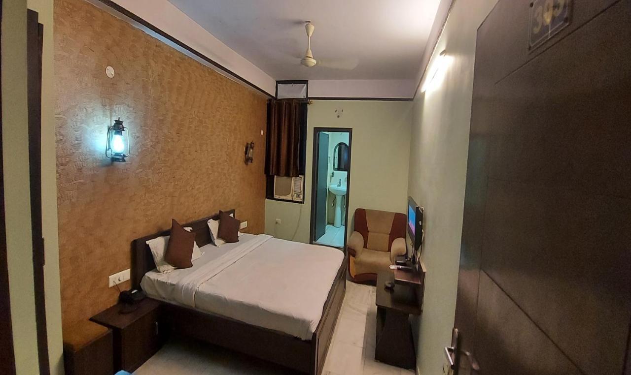Anand Palace