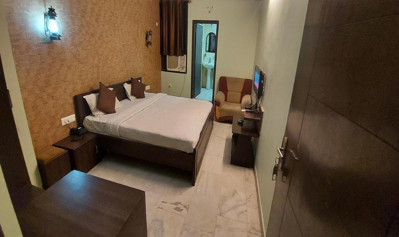 Anand Palace Hotel 3*