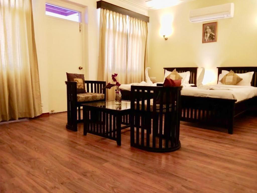 Hotel Glitz 3*
