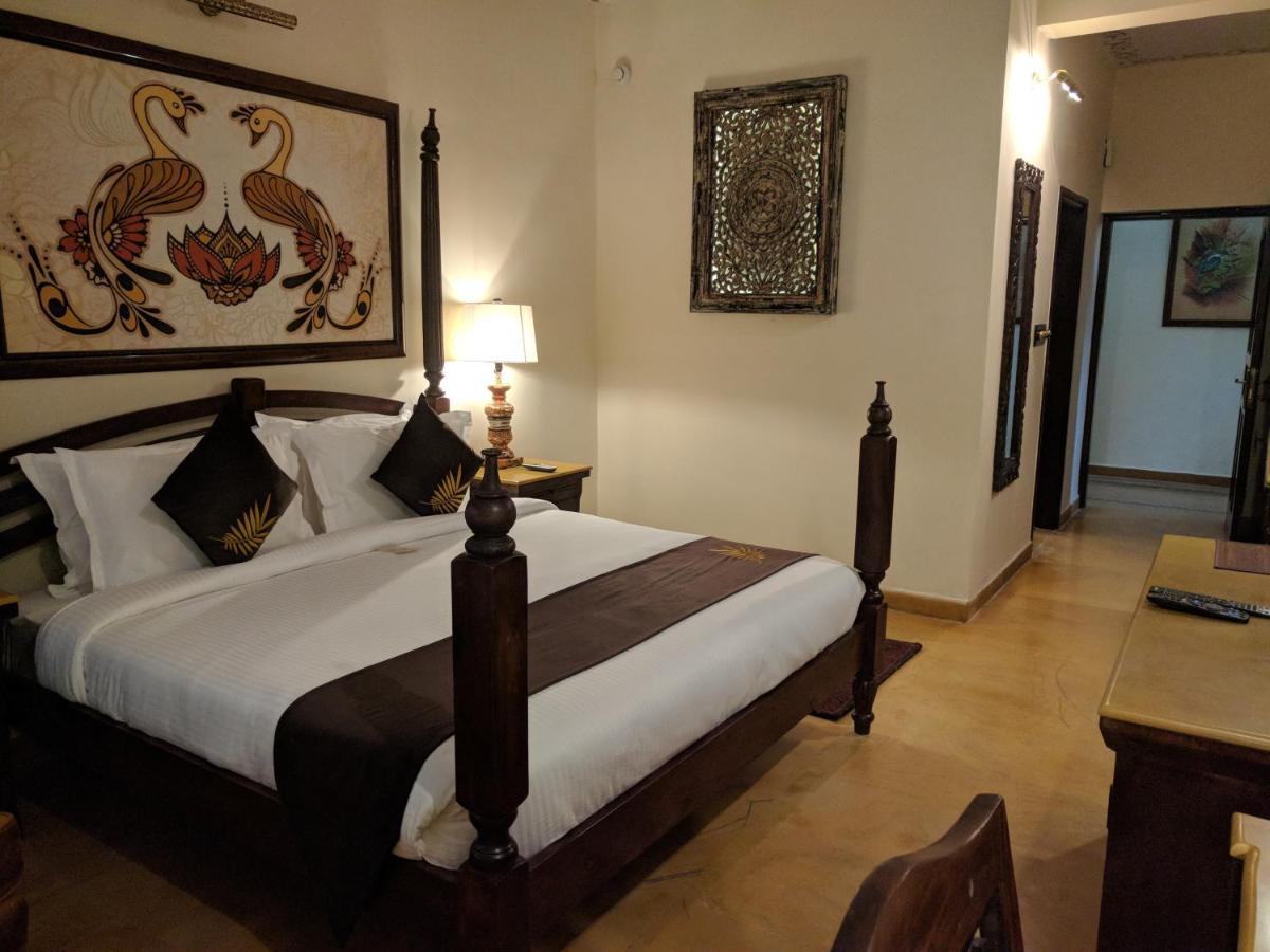 The Earth House Hotel 3*
