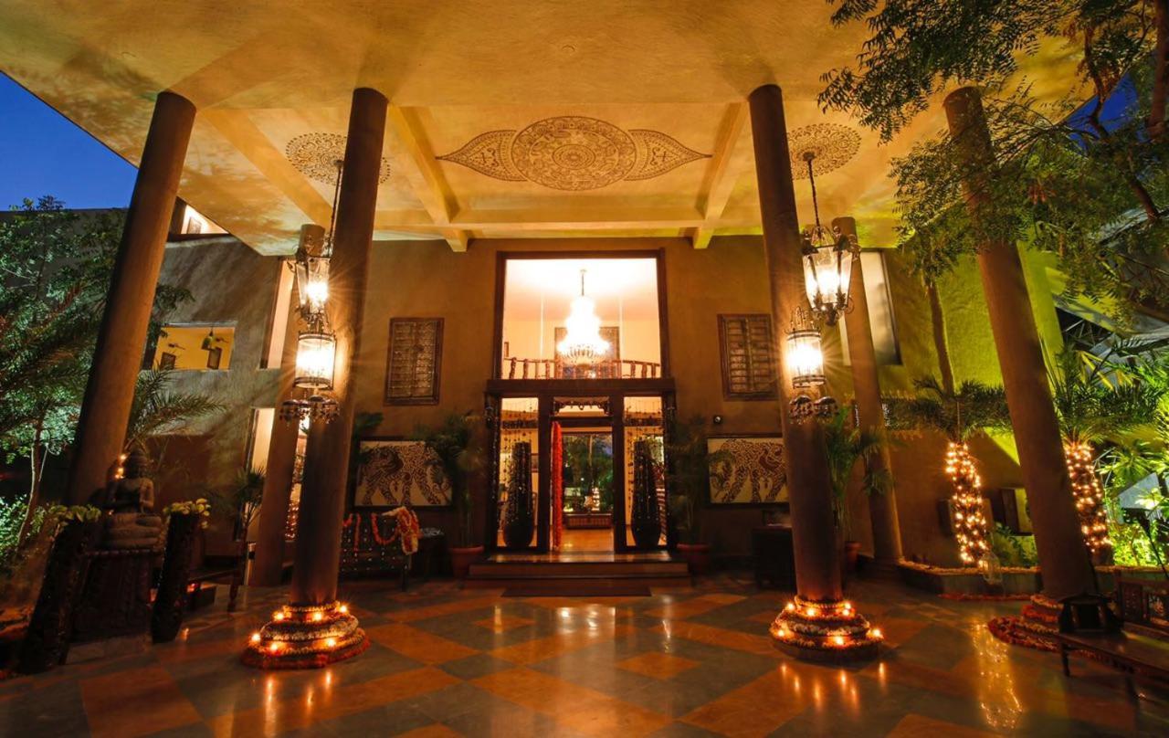 Hotel The Earth House