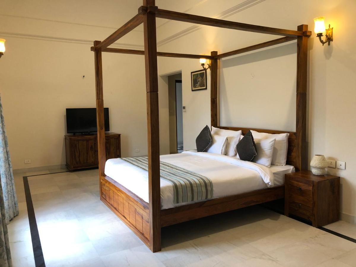 Hotel Raj Bagh Palace