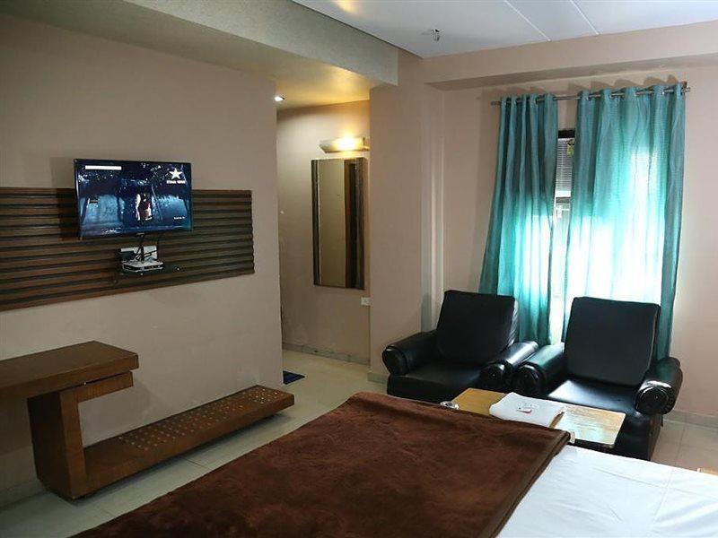 Mahadev Regency Hotel 2*
