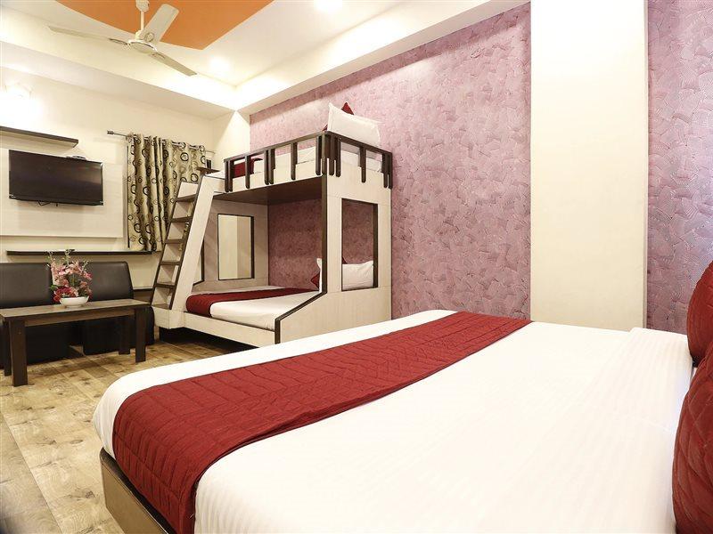 Shiv - Bus Stand Hotel 3*