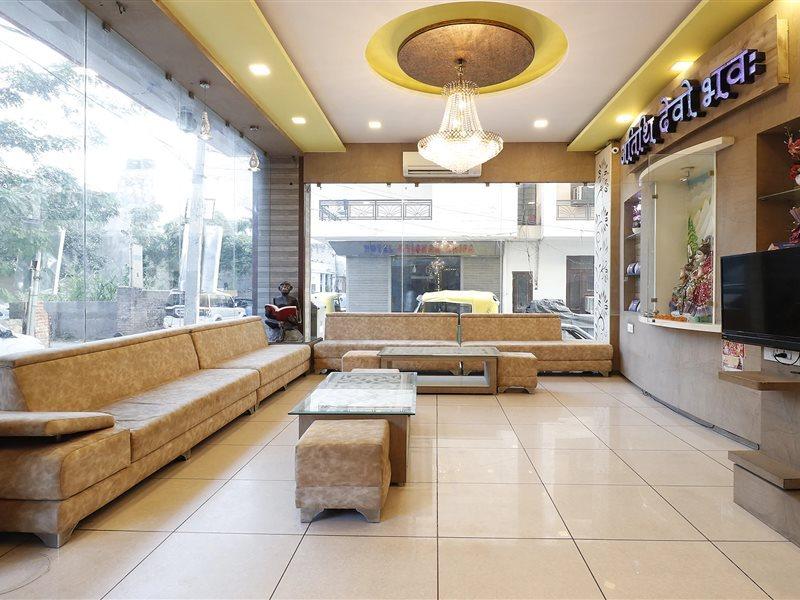 Hotel Shiv - Bus Stand 3*