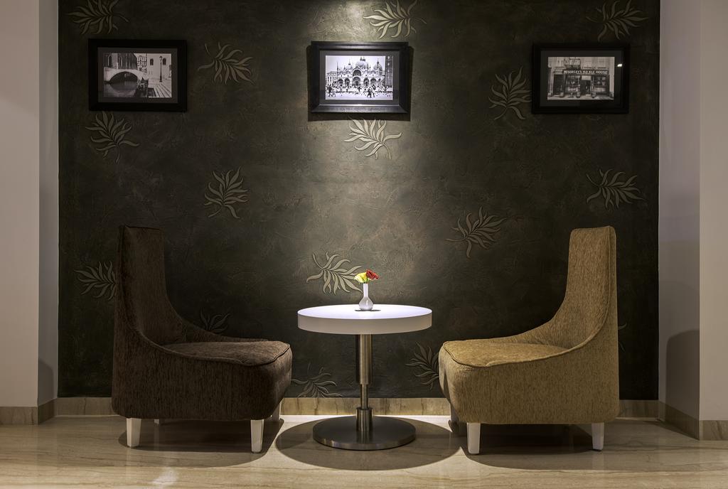 Park Regent Hotel 3*