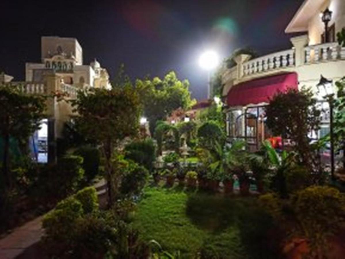 Sugan Niwas Palace 3*