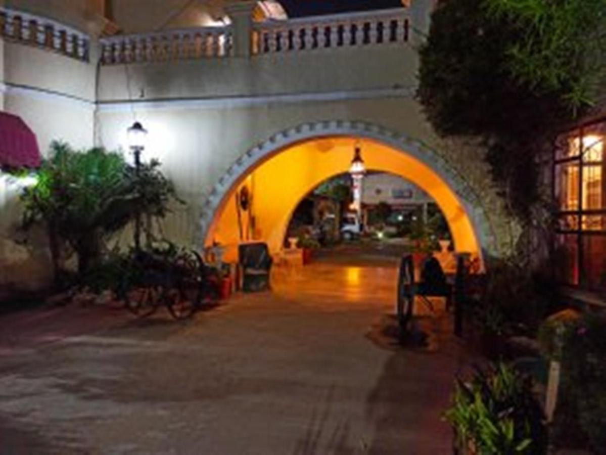 Sugan Niwas Palace 3*