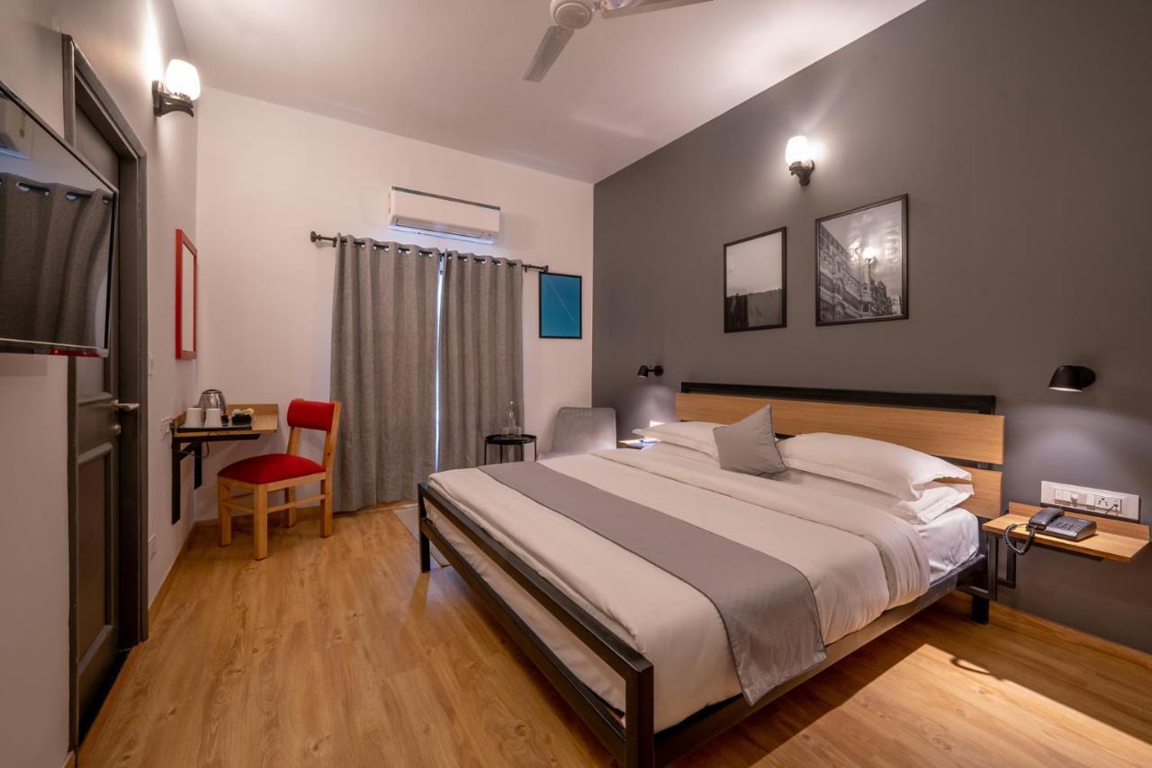 Loft 24, Mansarovar 3*