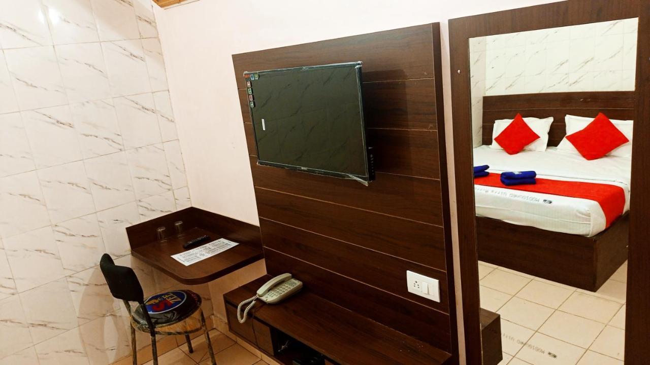 Om Palace - Couple Friendly & Local Id Accepted Hotel