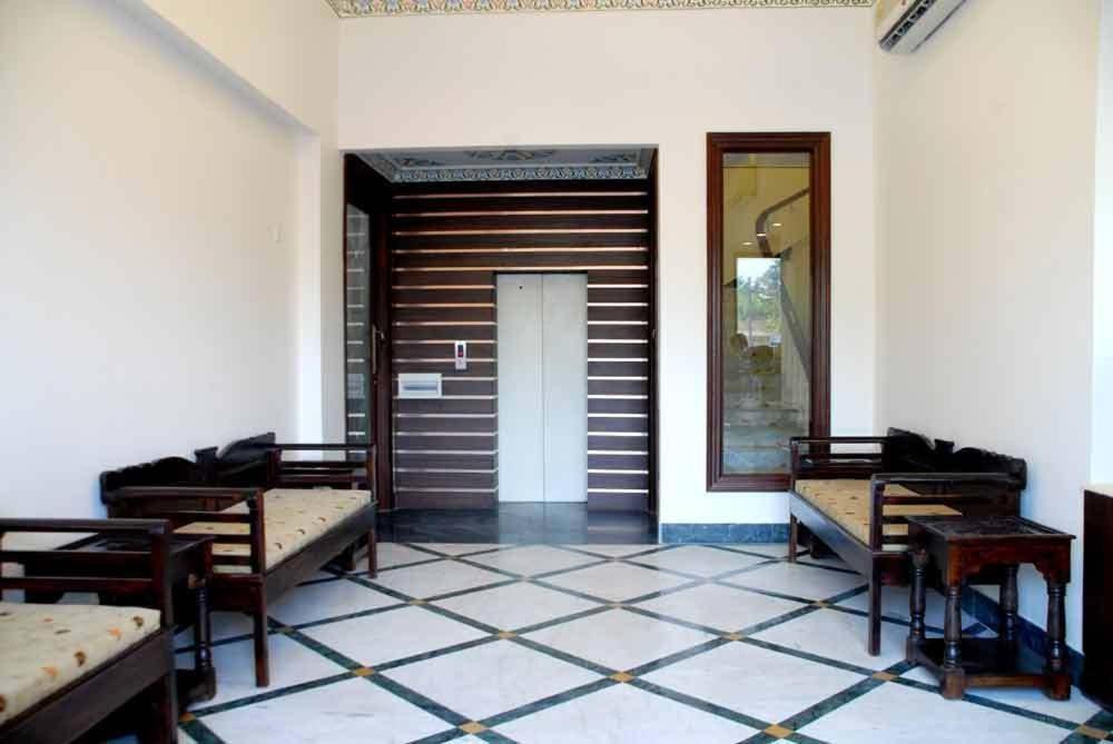 Glitz Hotel Jaipur