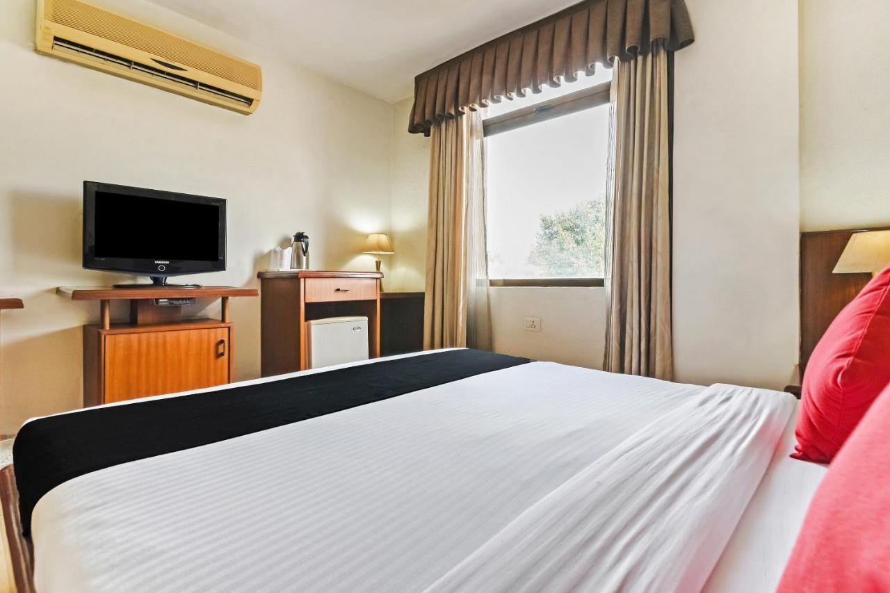 Capital O 18514 Royal Empire 4*