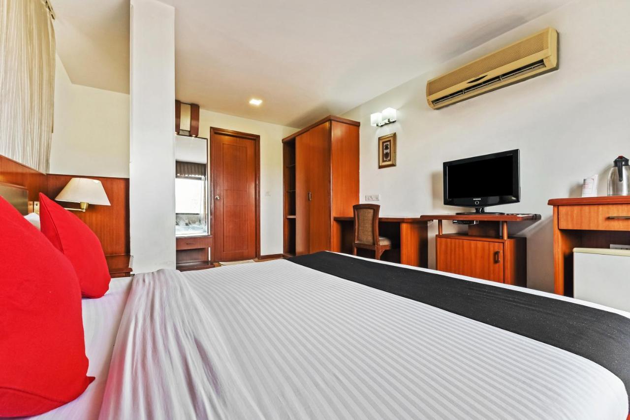 Hotel Capital O 18514 Royal Empire 4*