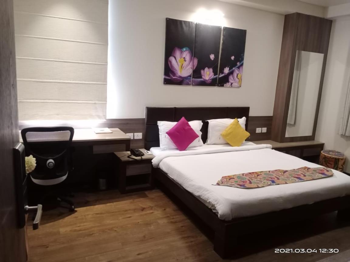 Fleur Hotel