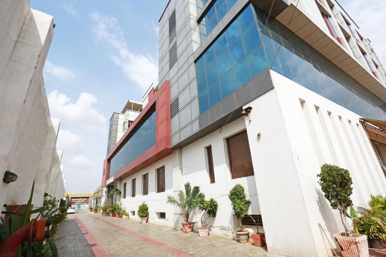 Capital O 2166 Hotel Kmahaveer Hotel