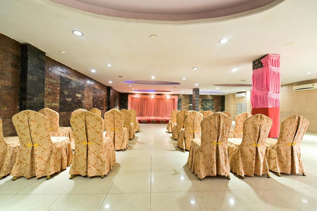 The Byke Grassfield With Outdoor Pool, Shyam Nagar, Resort