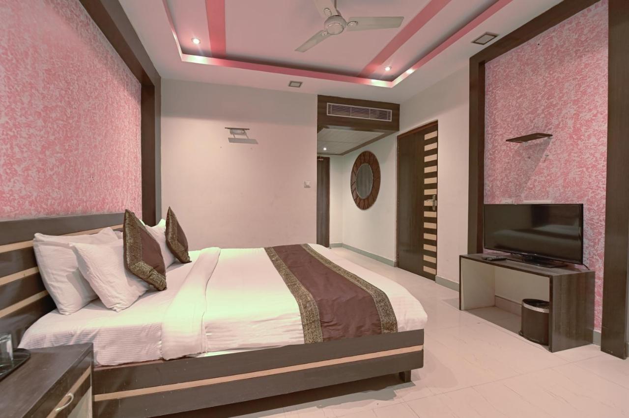 The Byke Grassfield With Outdoor Pool, Shyam Nagar, Resort Jaipur