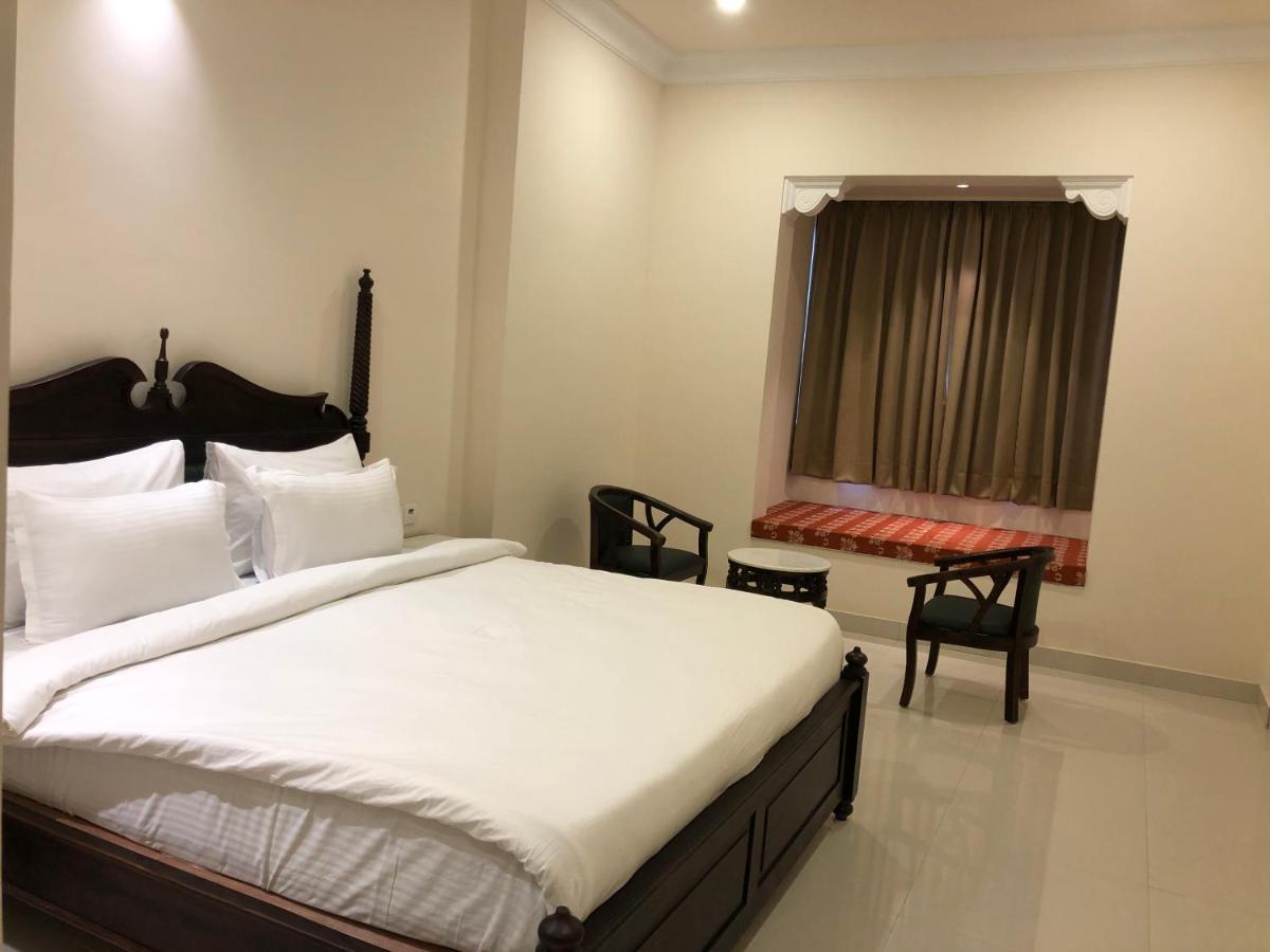 Raj Bagh Palace Hotel