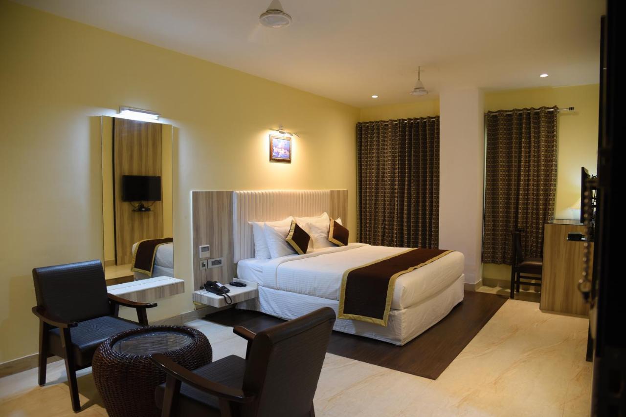 Broadway Hotel 3*