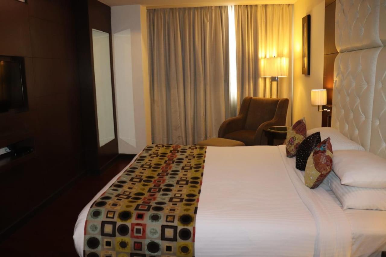 Renest Hotel