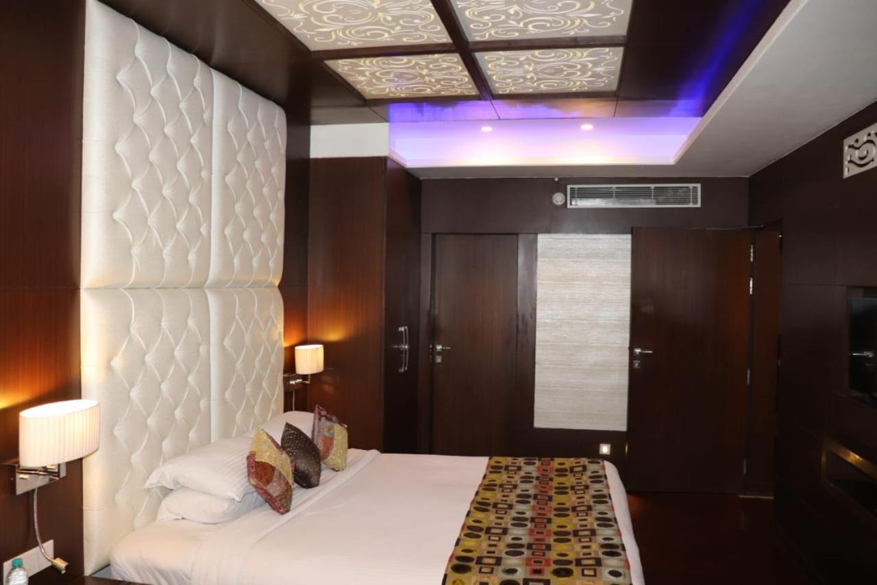 Renest Hotel