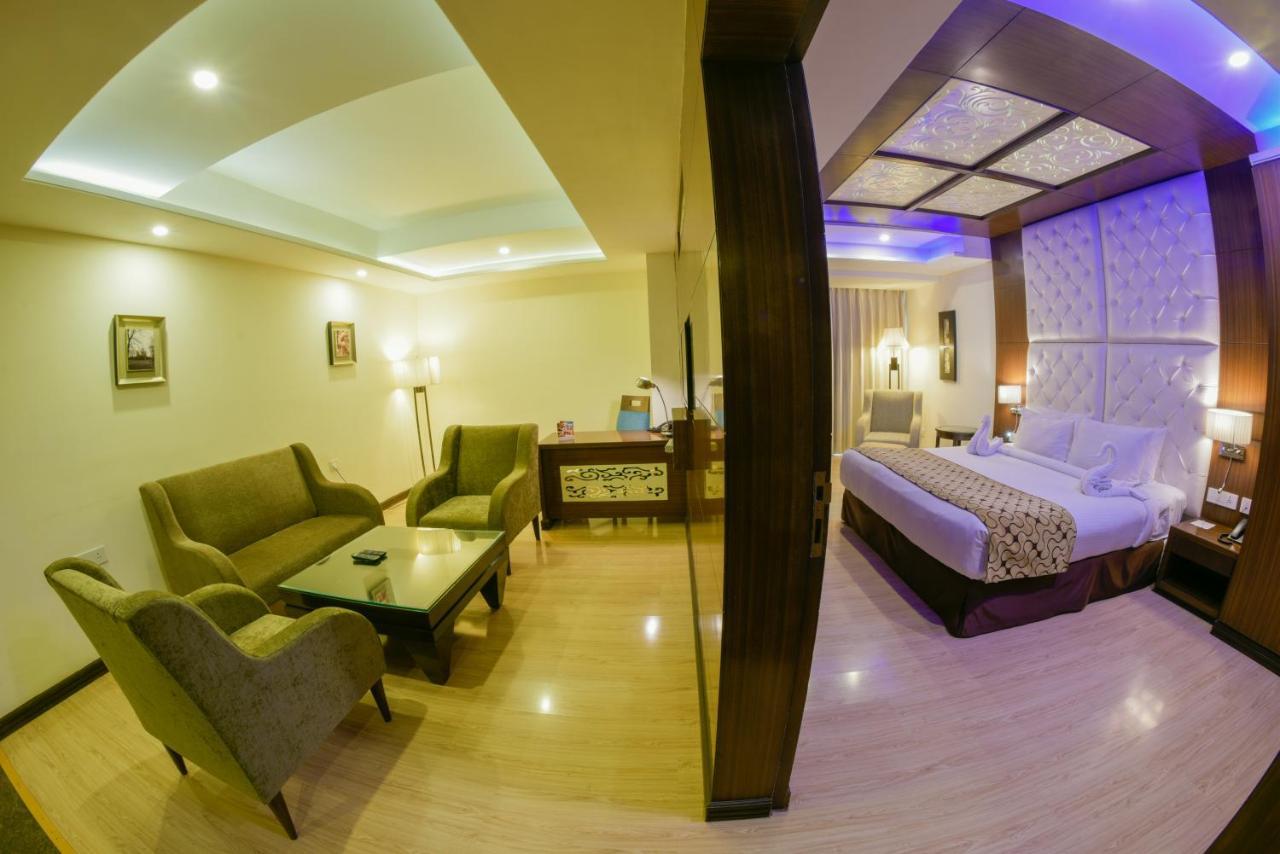 Renest Hotel 4*