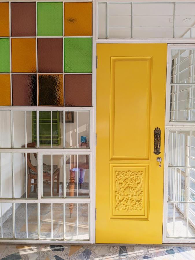 Mukam, Boutique