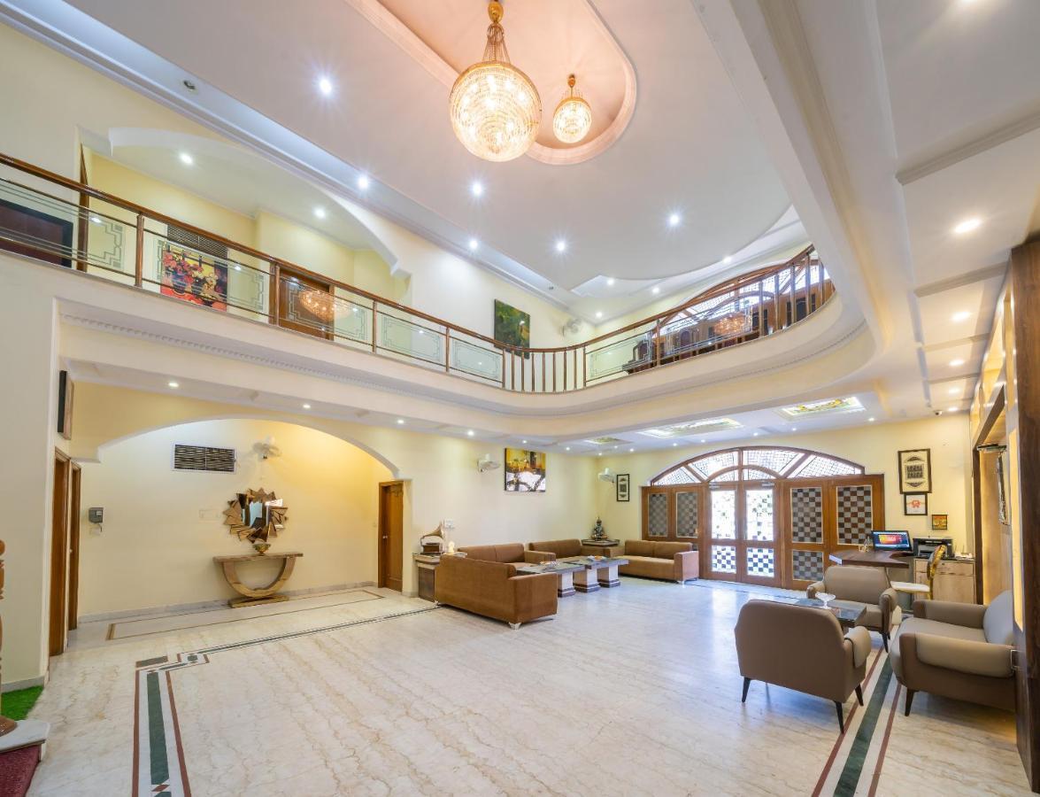 V Inn Villa Hotel 3*