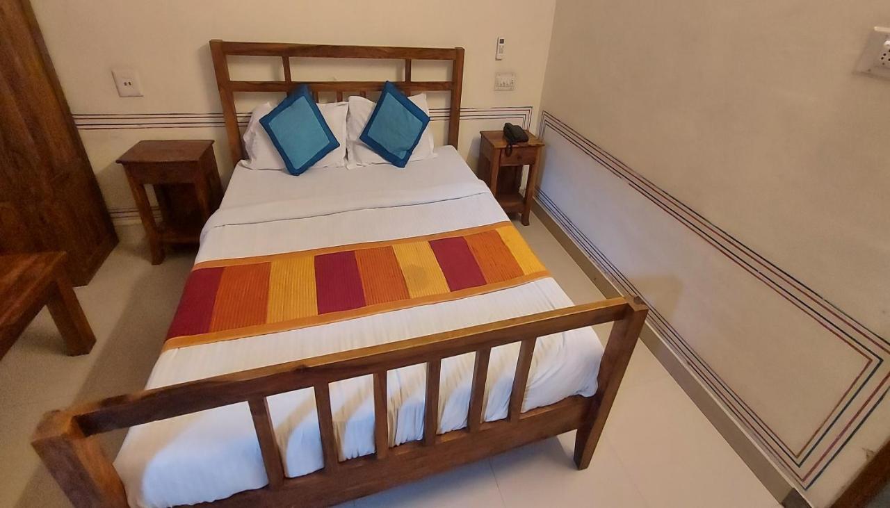 Hotel Raghuraj Palace Jaipur