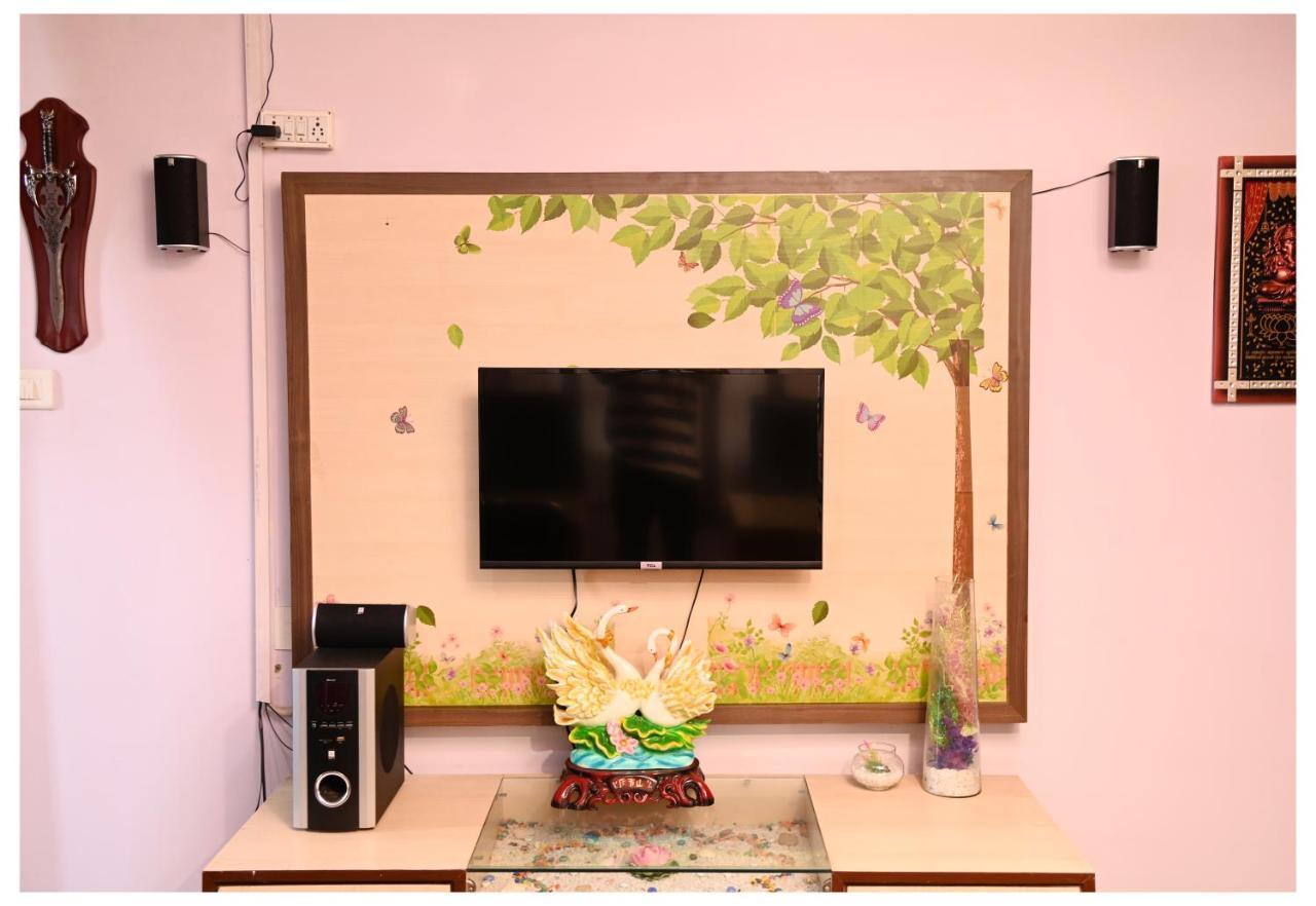 Sohana's - Work Friendly Near International Airport *