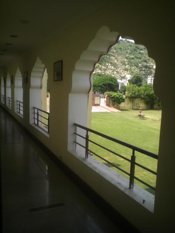 Roshan Haveli 3*