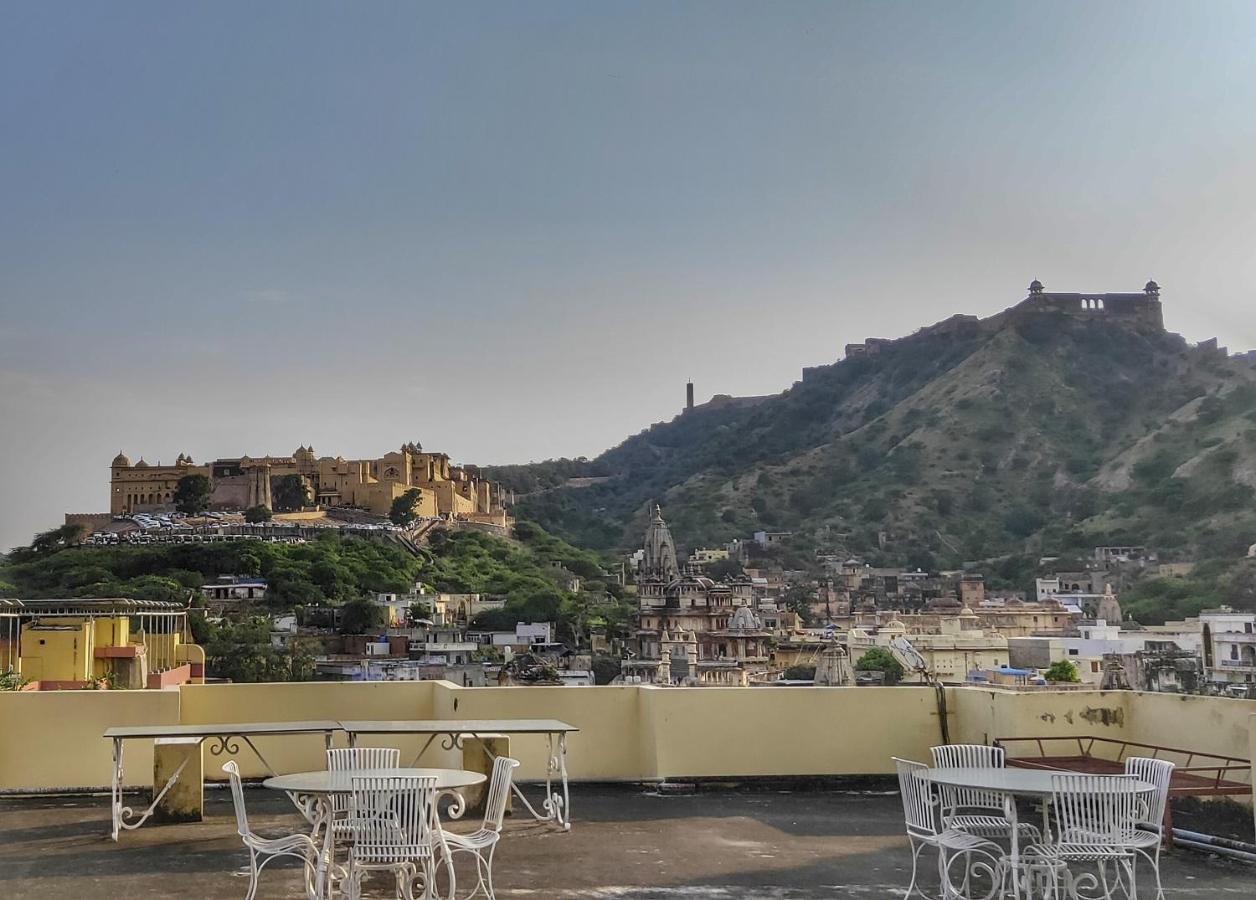 Hotel Adhbhut Jaipur