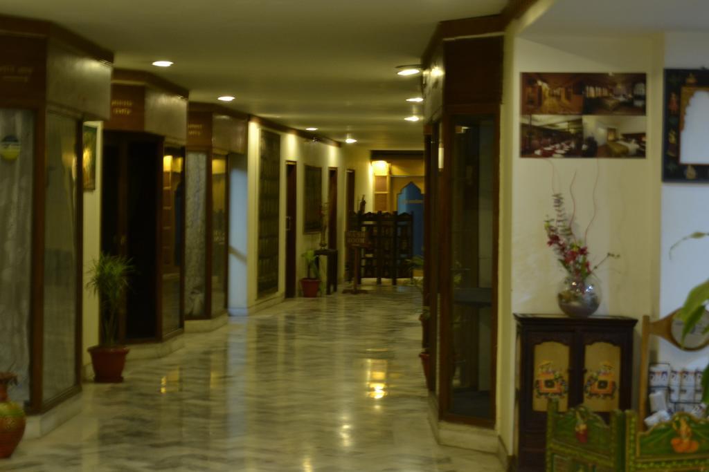 Ashok Hotel 4*