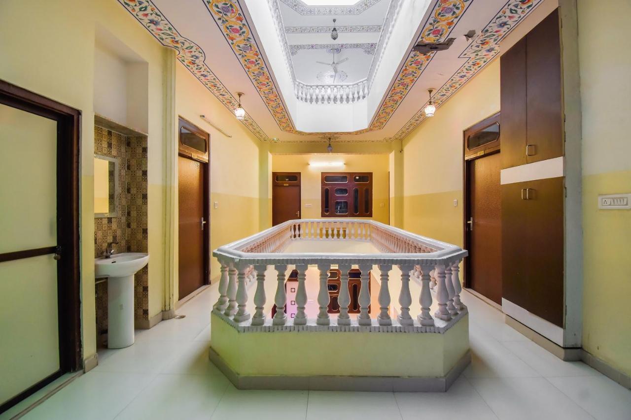 Oyo 11389 Ng Palace Hotel