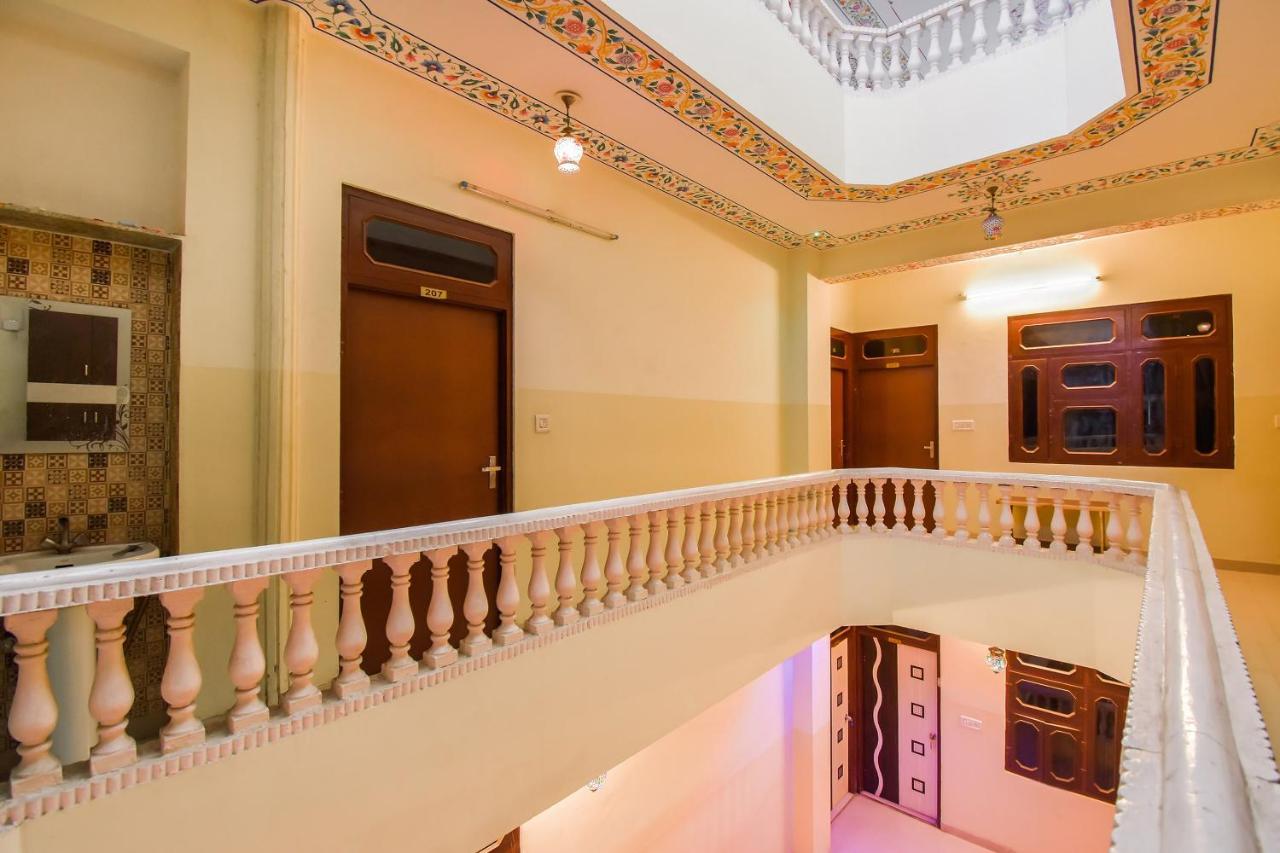 Hotel Oyo 11389 Ng Palace 3*