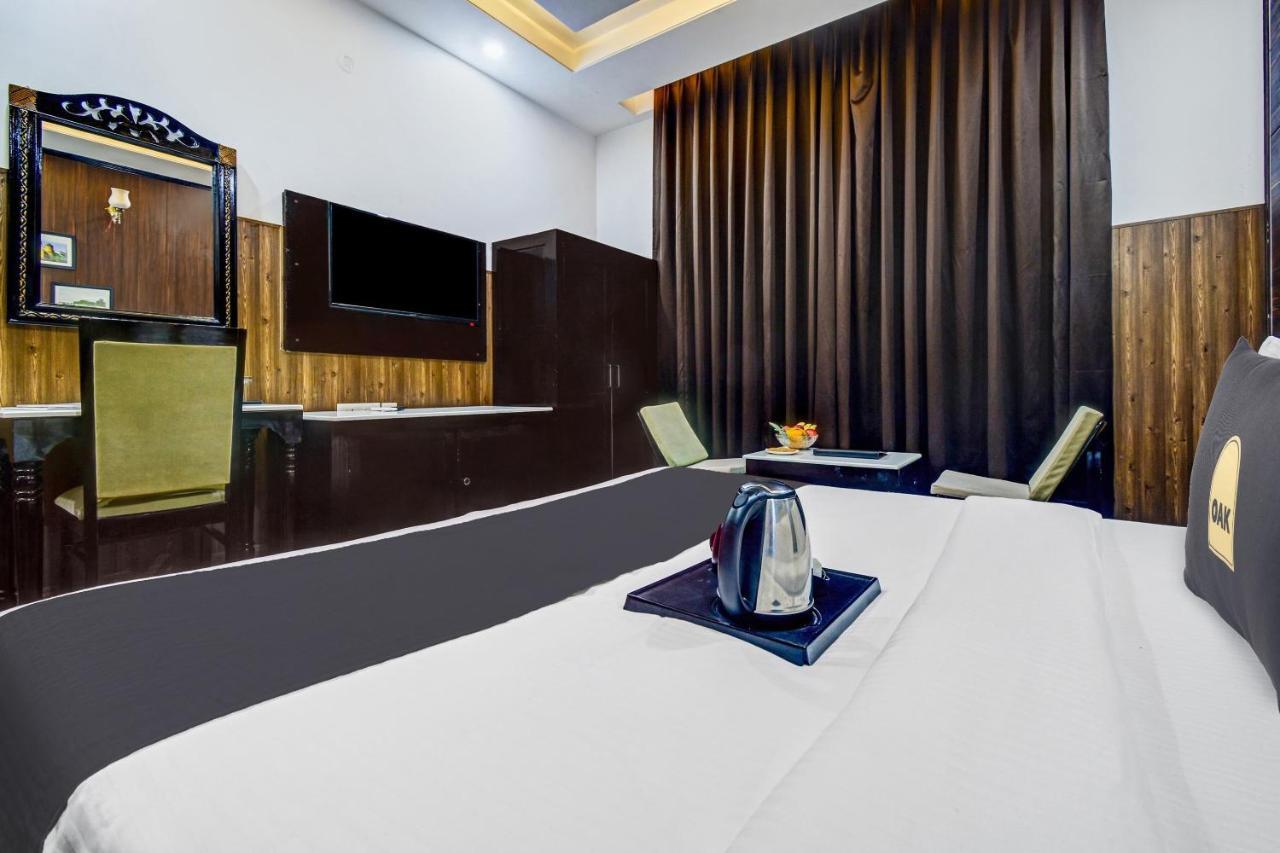 Collection O 44170 Vaishali Plaza Hotel 4*