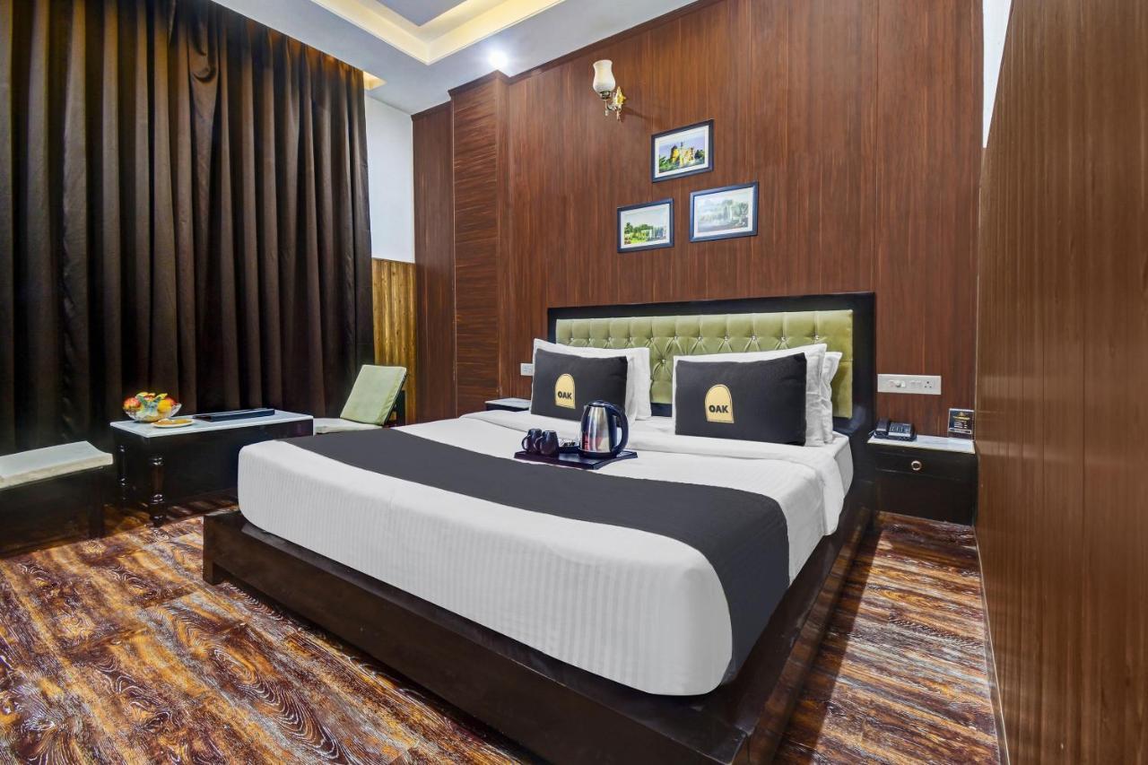 Collection O 44170 Vaishali Plaza 4*