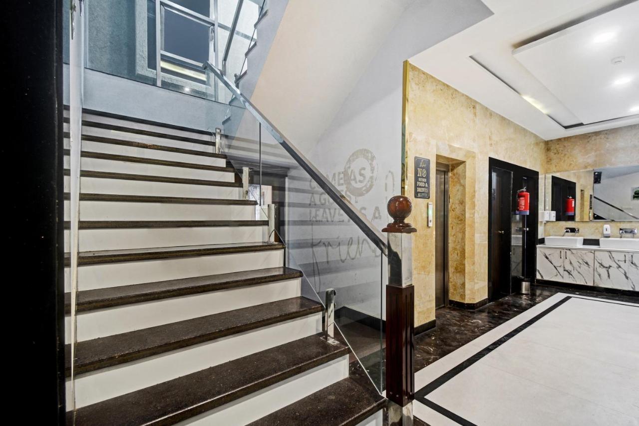 Collection O 44170 Vaishali Plaza 4*