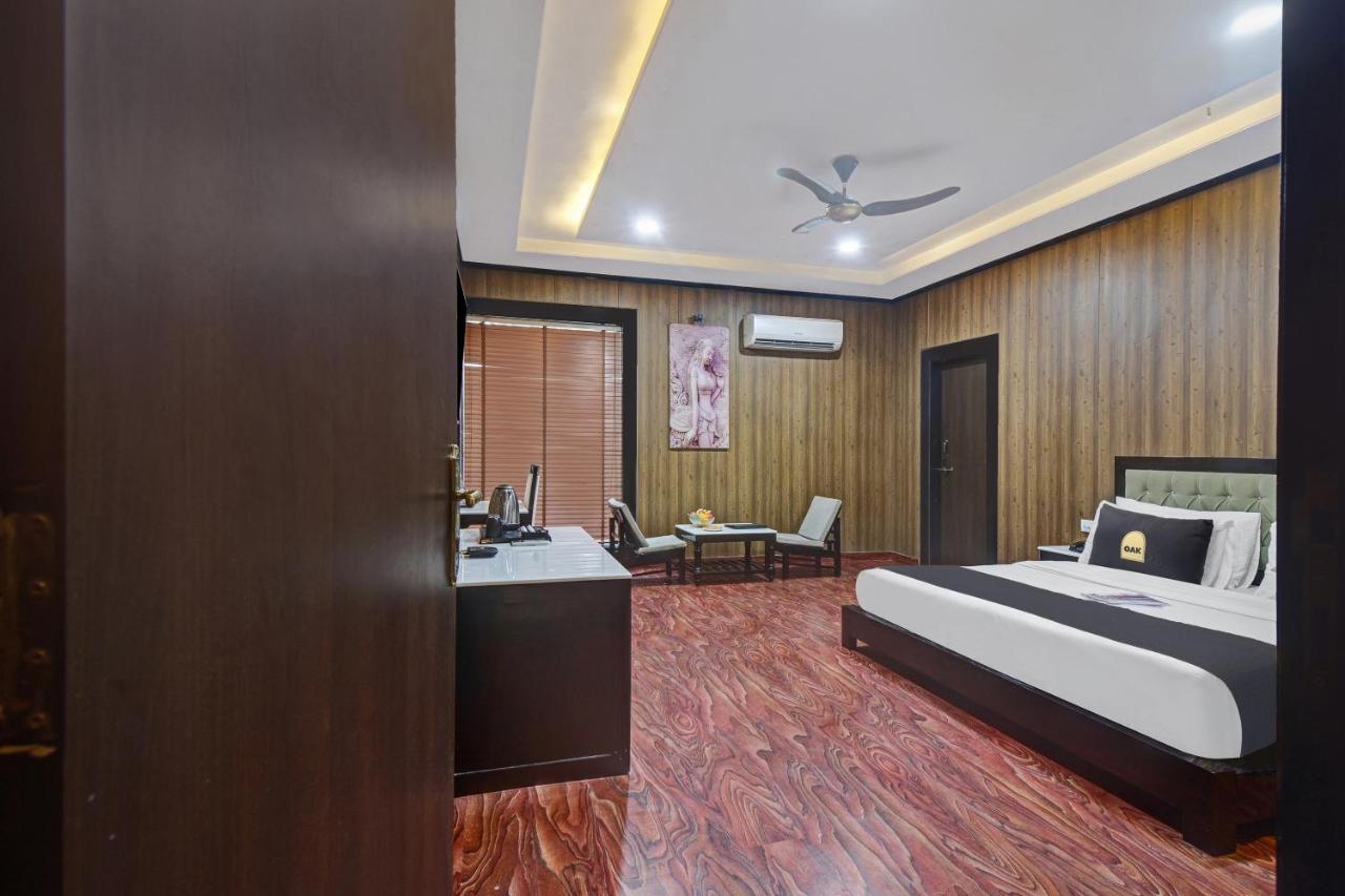 Collection O 44170 Vaishali Plaza Hotel 4*