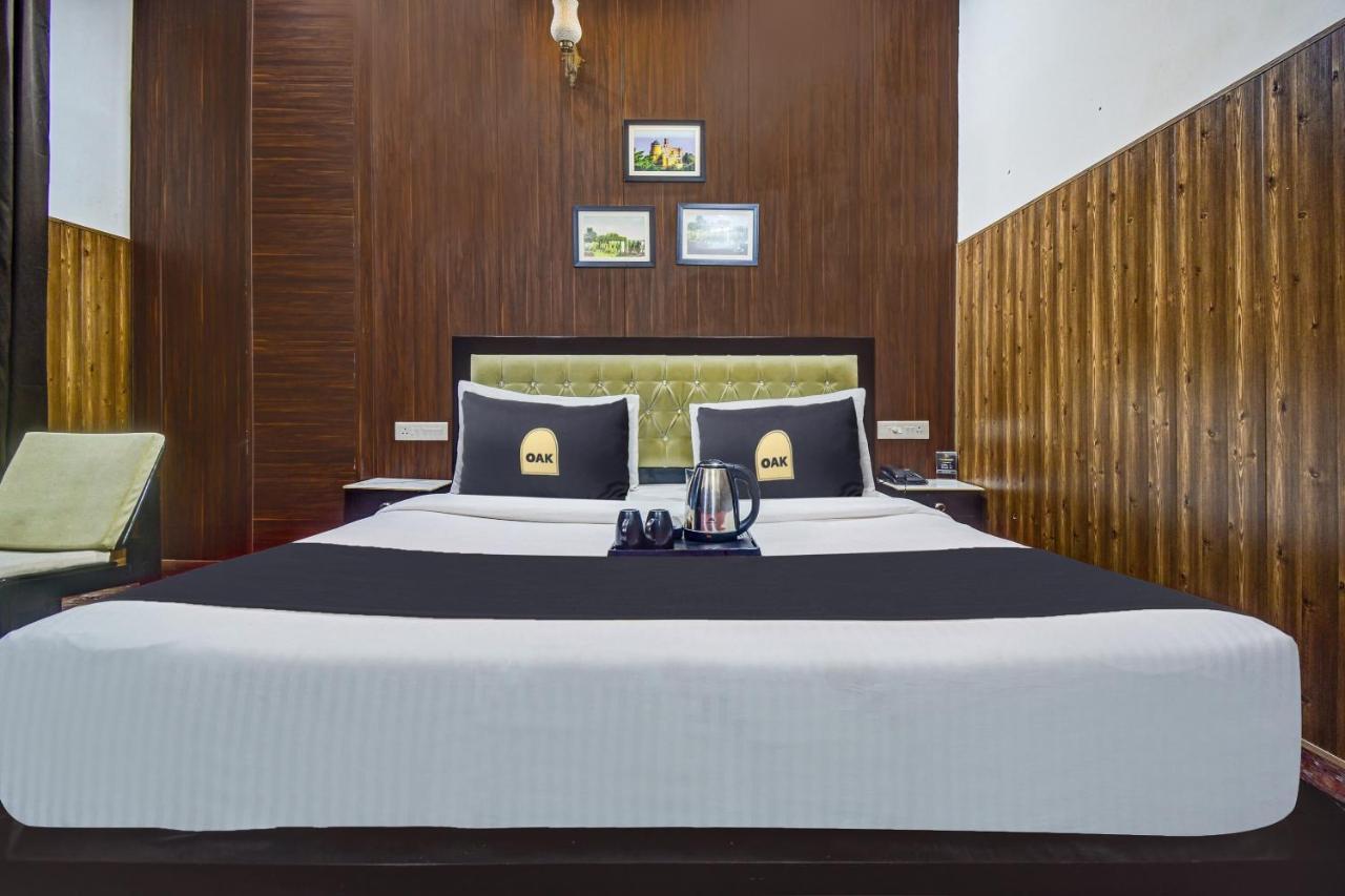 Collection O 44170 Vaishali Plaza 4*