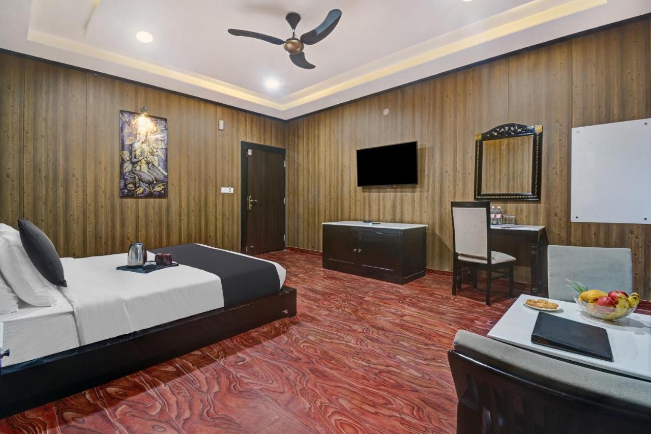 Collection O 44170 Vaishali Plaza Hotel 4*