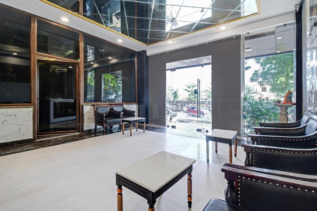 Collection O 44170 Vaishali Plaza Hotel 4*