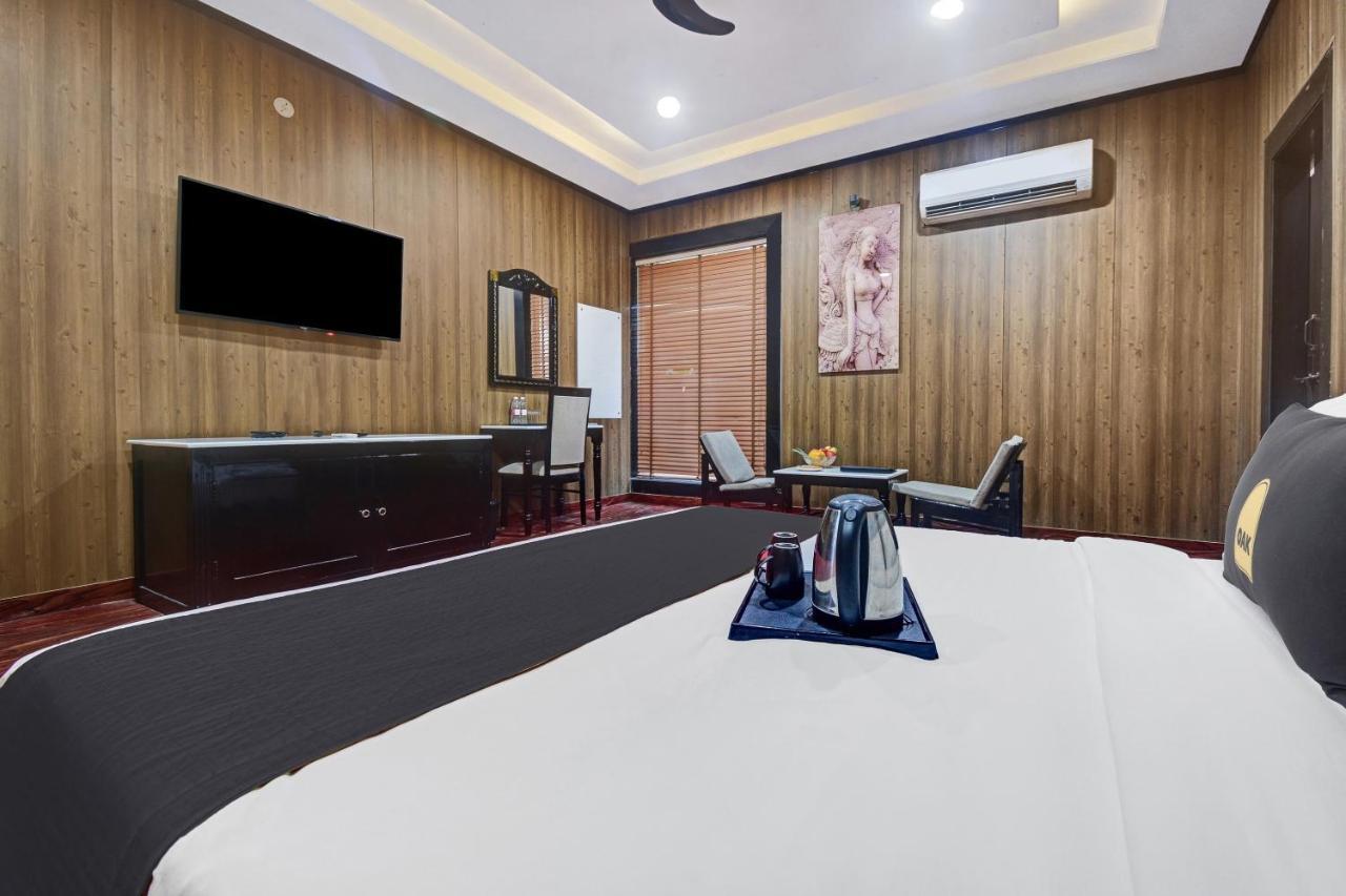 Collection O 44170 Vaishali Plaza Hotel 4*
