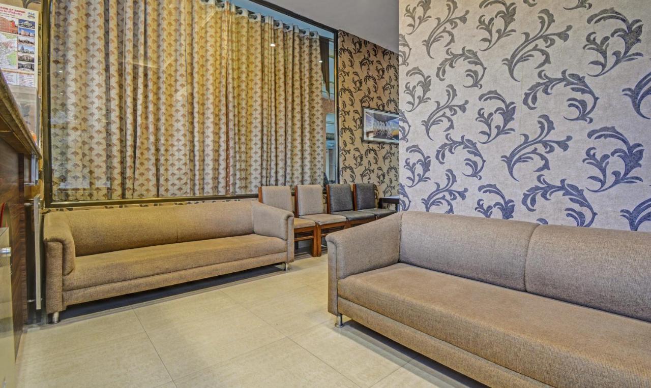 Treebo New Rockwell Vivek Vihar Hotel 3*