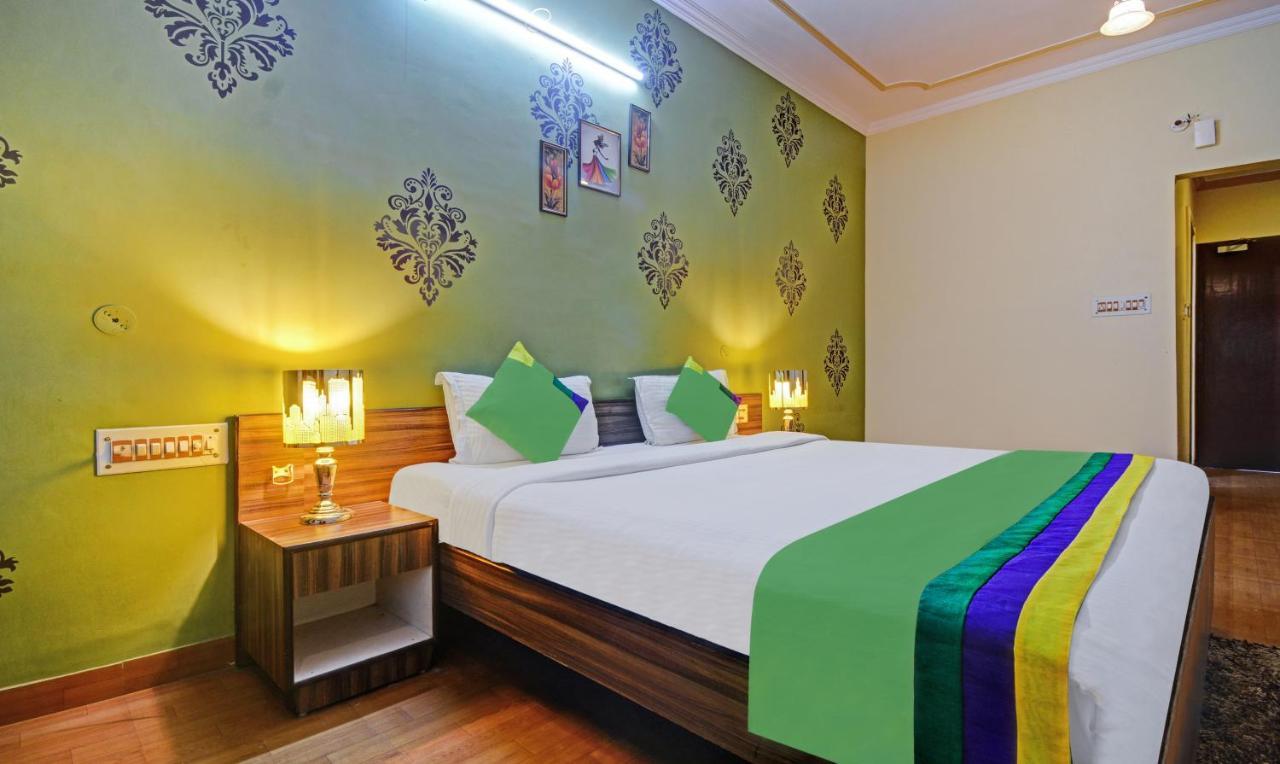 Hotel Treebo New Rockwell Vivek Vihar