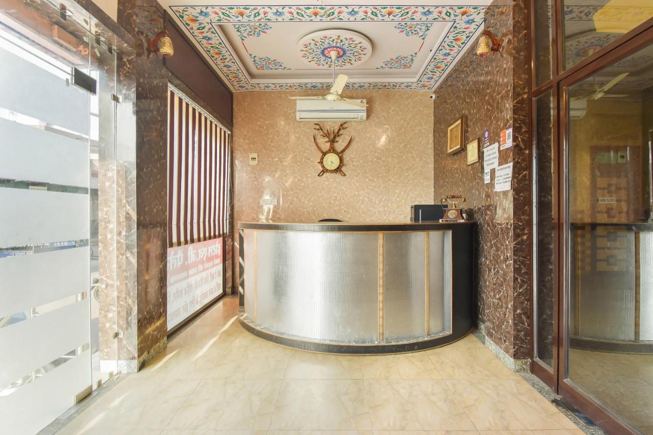 Oyo 11389 Ng Palace Hotel