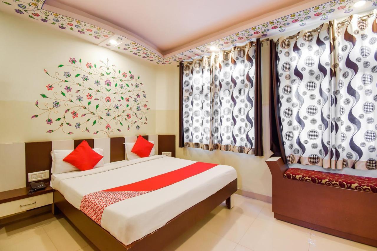 Oyo 11389 Ng Palace Hotel
