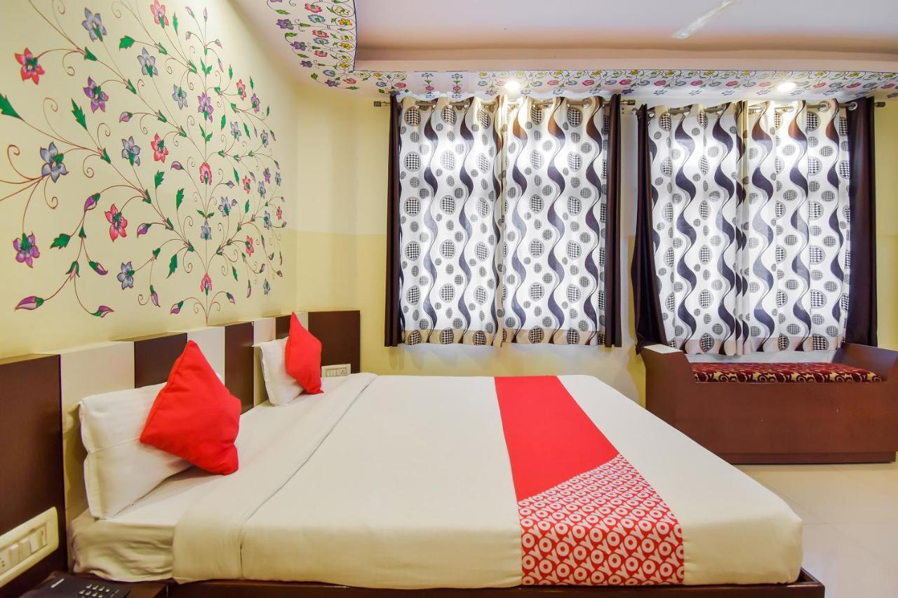Oyo 11389 Ng Palace Hotel 3*