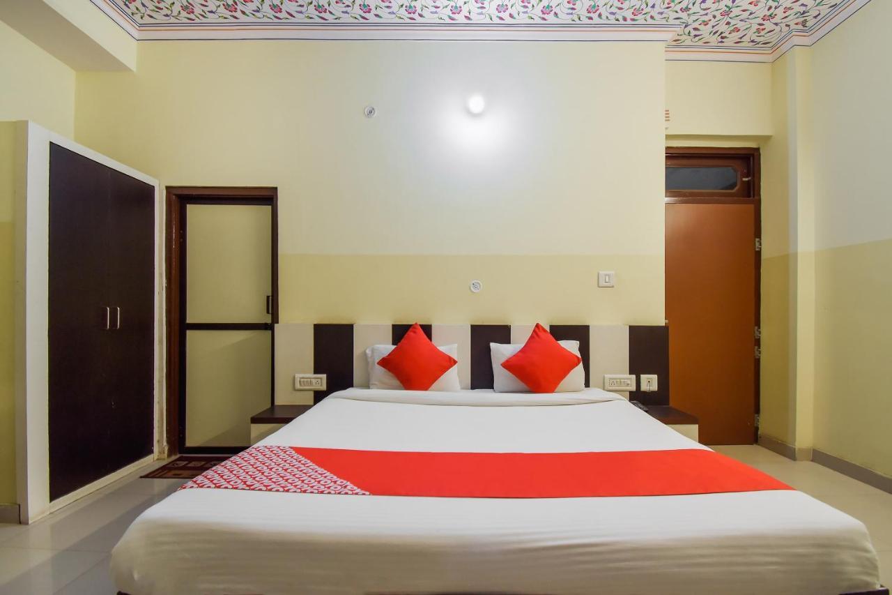 Hotel Oyo 11389 Ng Palace 3*