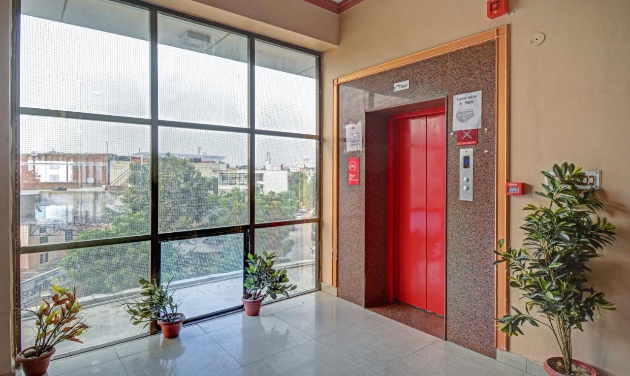 Treebo New Rockwell Vivek Vihar Hotel 3*